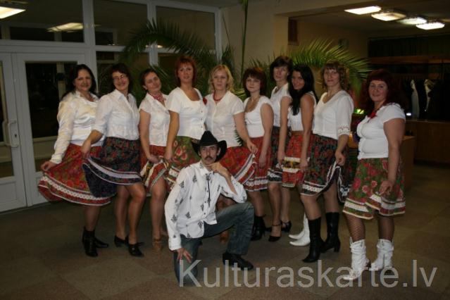 Līnijdeju grupa "Step by step"